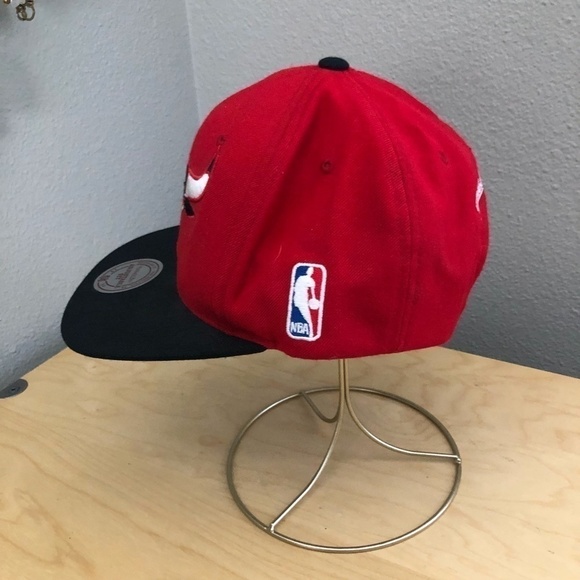 MITCHELL & NESS Chicago Bulls Trucker Hat - NEW - Picture 15 of 16